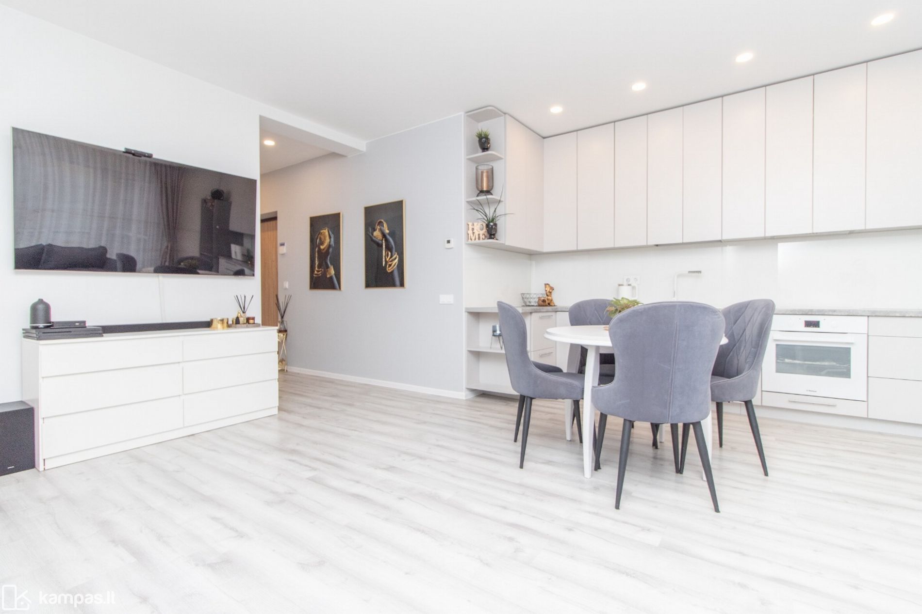 Main Image Kauno r. sav., Giraitė, Girios g.