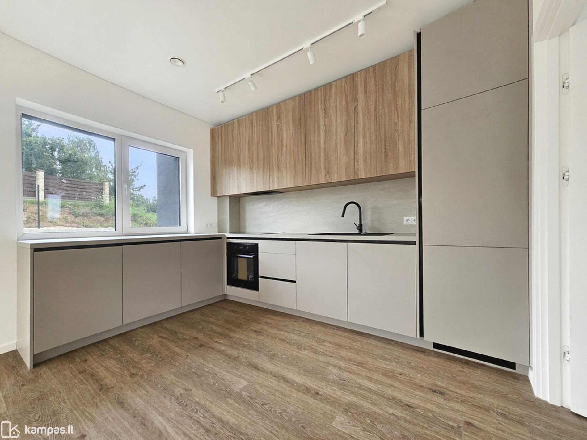 Main Image Vilniaus r. sav., Papiškės, Kaimynų g.