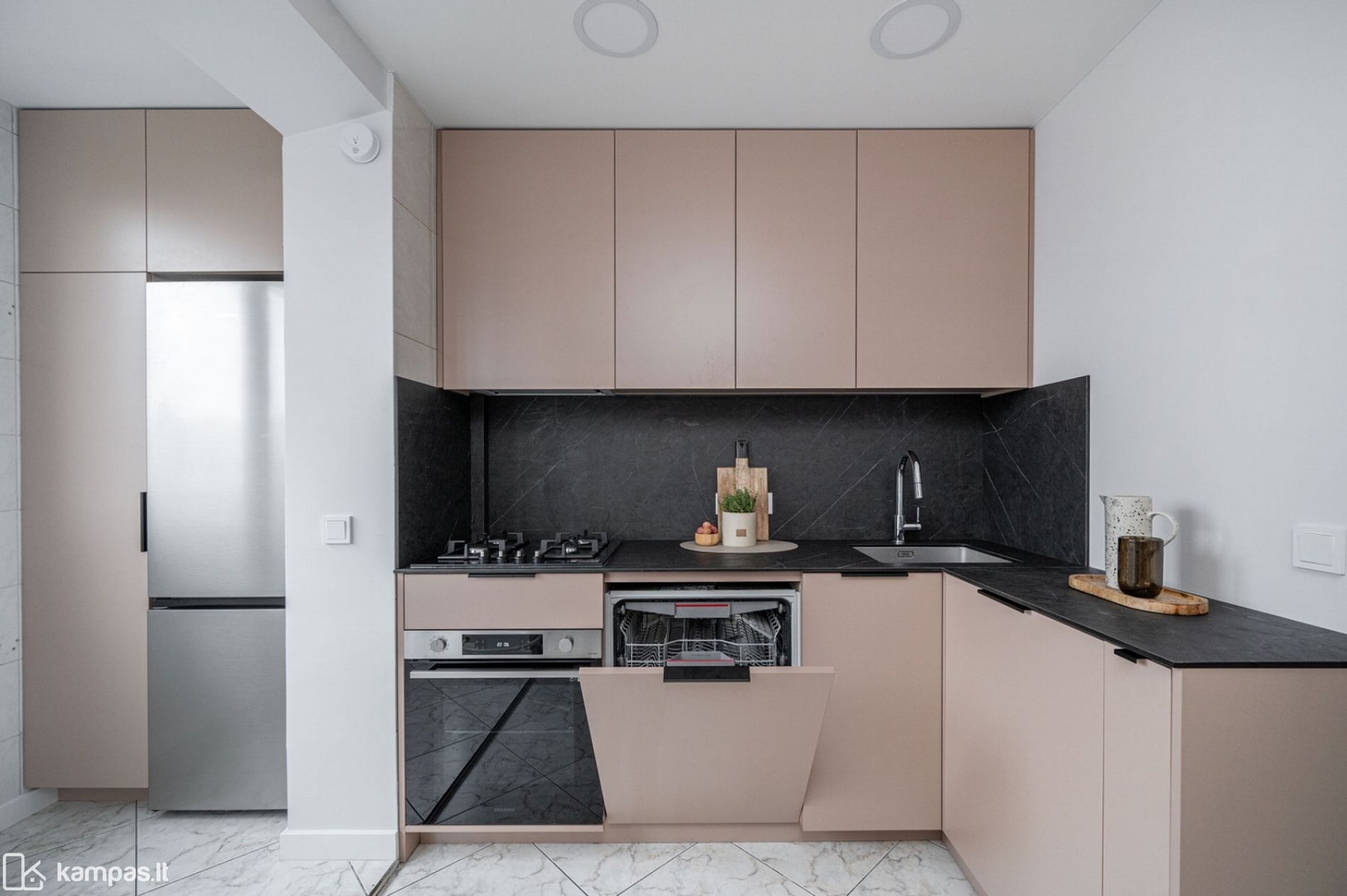 Main Image Vilnius, Karoliniškės, Apolinaro Juozo Povilaičio g.