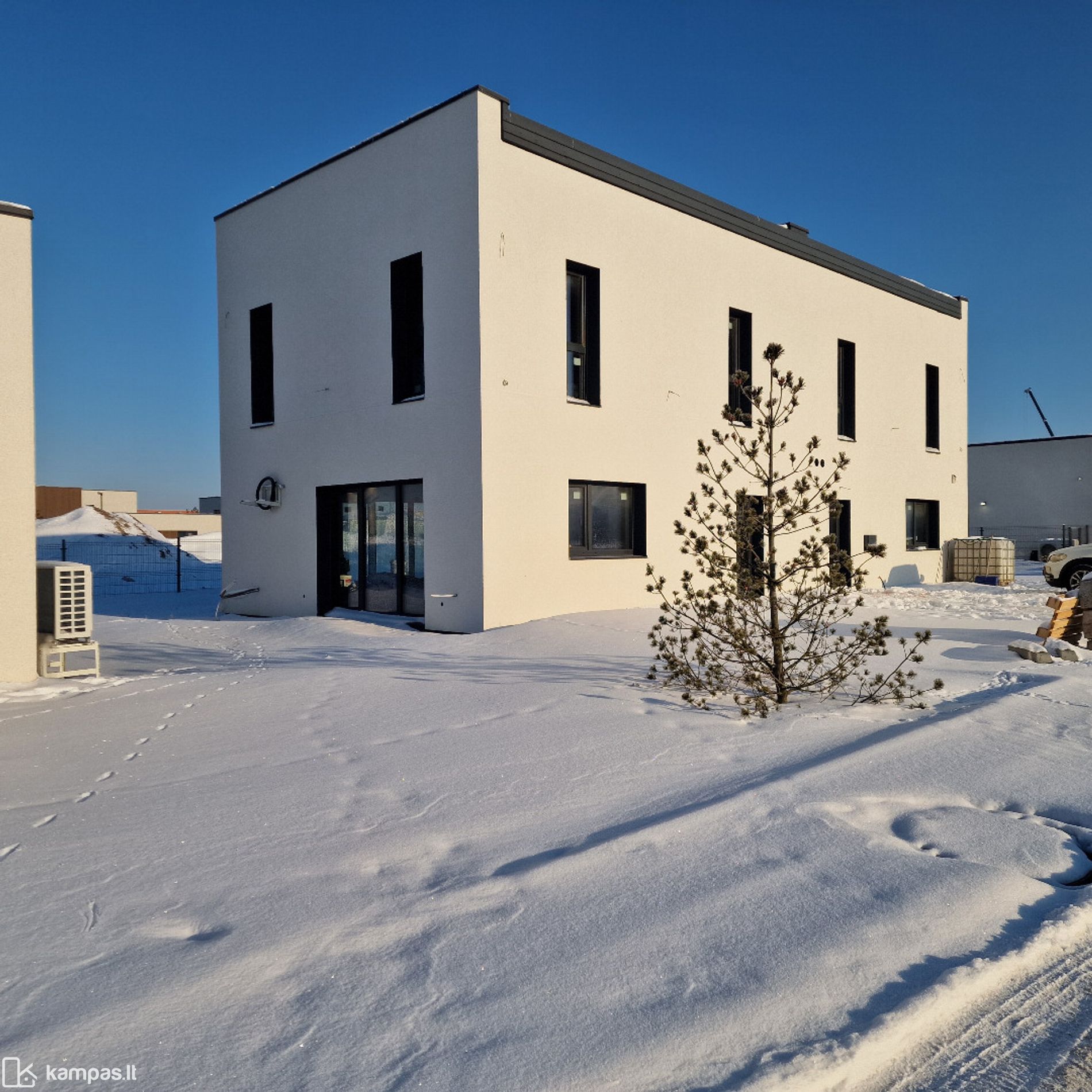 Main Image Kauno r. sav., Giraitė, Ugniažolių g.