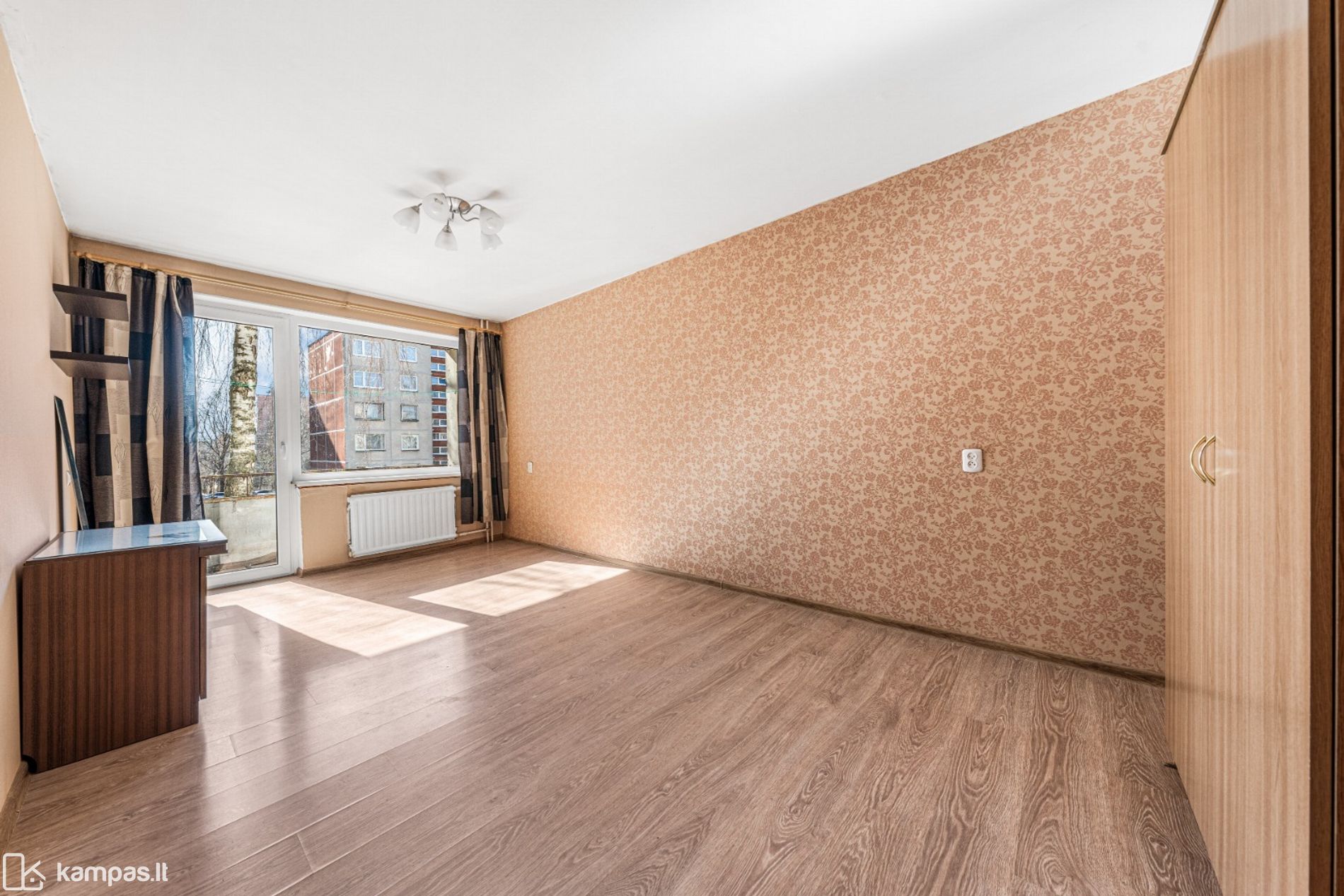 Main Image Vilnius, Karoliniškės, Algimanto Petro Kavoliuko g.