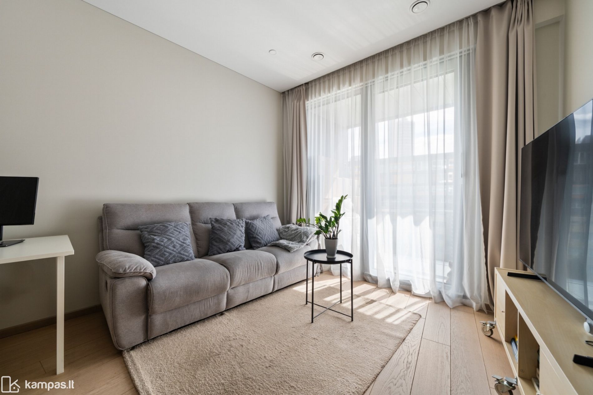 Main Image Vilnius, Šnipiškės, Konstitucijos pr.
